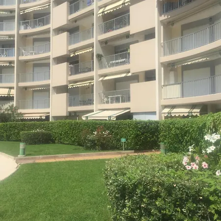 A Charming In The Heart Of The French Riviera 망들리유 라 나플